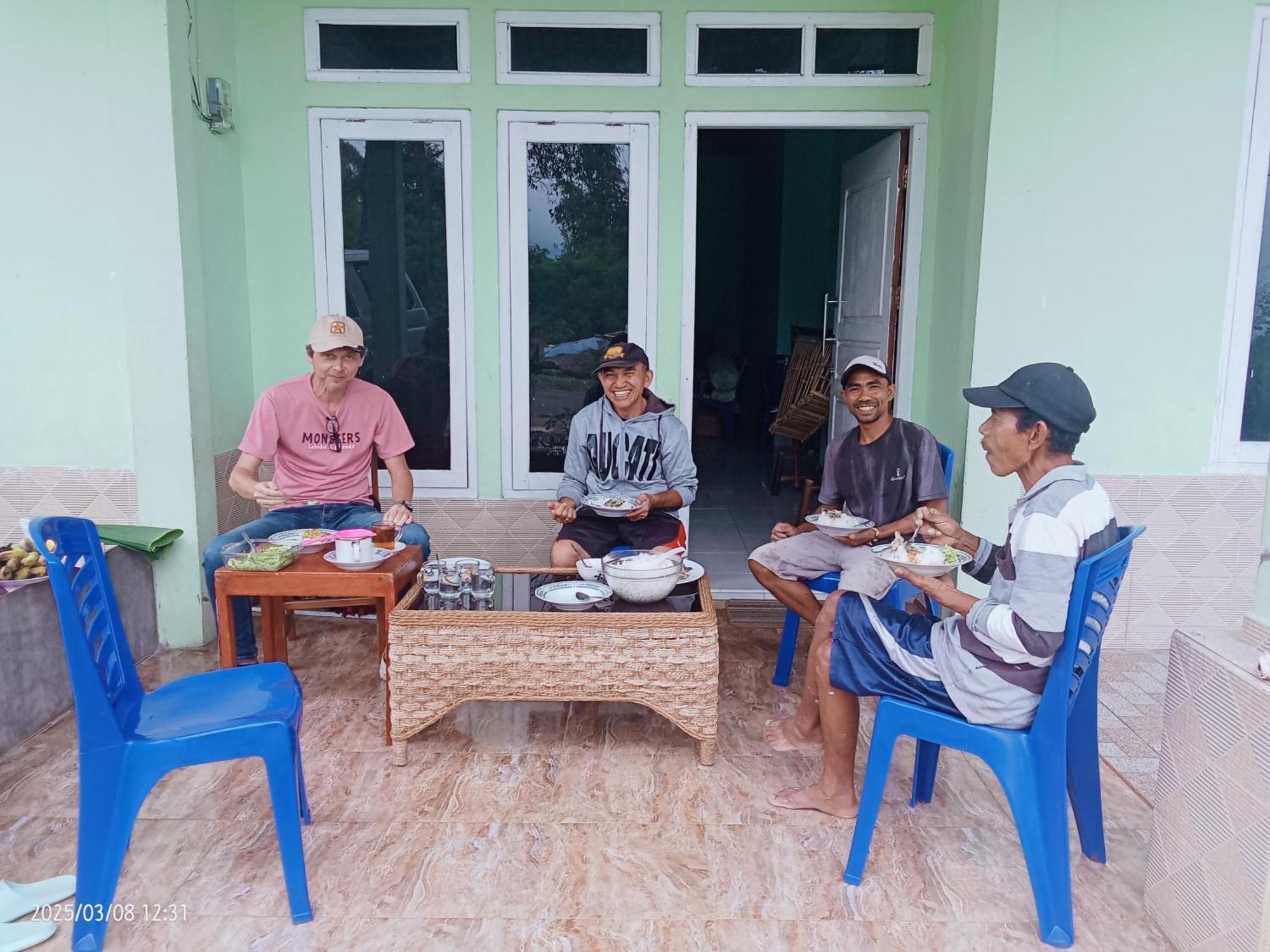 Petra Homestay Bangka Leda Ruteng Exterior foto